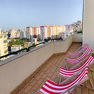 Wakeup Triplex House District de Faro